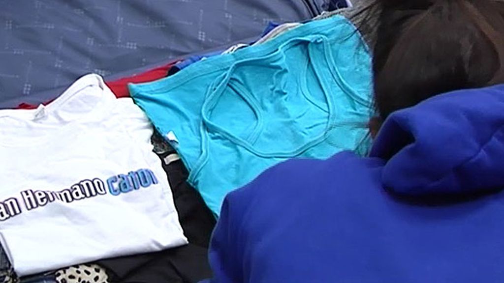 A pocas horas de la final, los cuatro concursantes intenta cerrar sus maletas