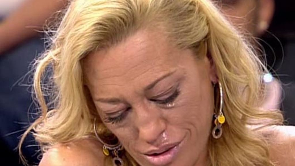 Belén Esteban rompe a llorar