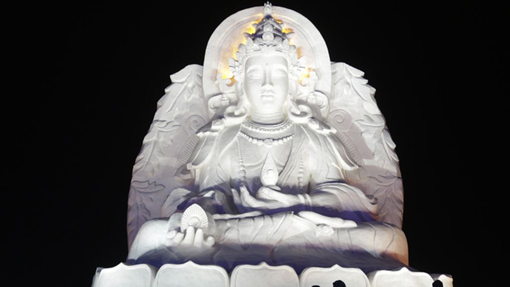 Las increíbles obras talladas en hielo y nieve del Festival de Harbin