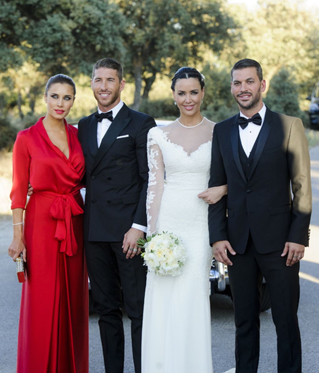 Las fotos de la boda de René, el hermano de Sergio Ramos, y Vania Millán