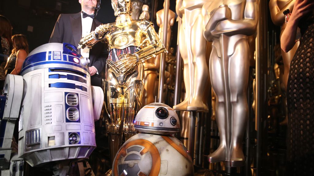 Los droides de Star Wars 'R2-D2', 'C-3PO 'y 'BB-8' llegan a los Òscar