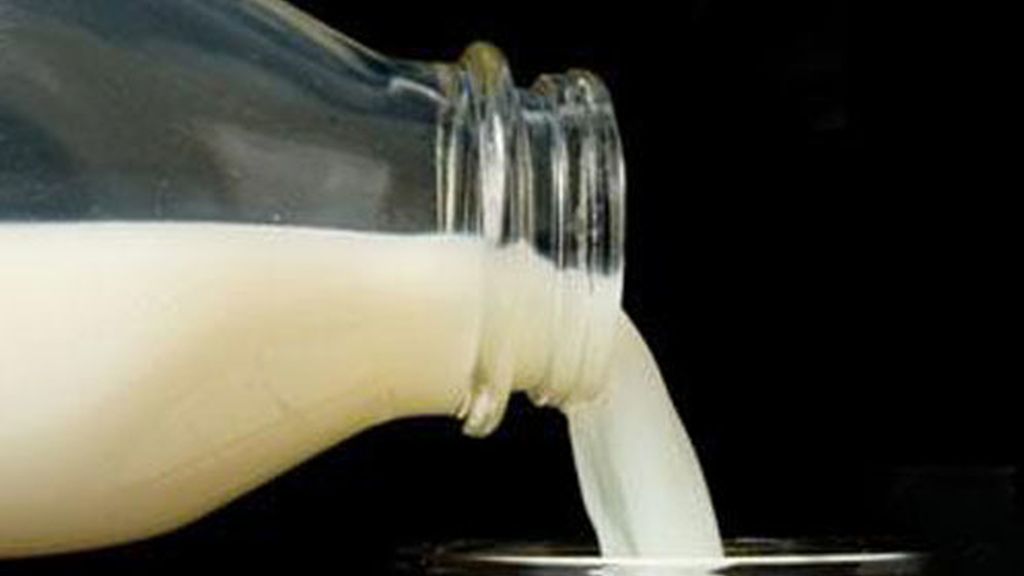 La calidad de la leche que se produce en España ha empeorado en la última década, según un estudio de la OCU.