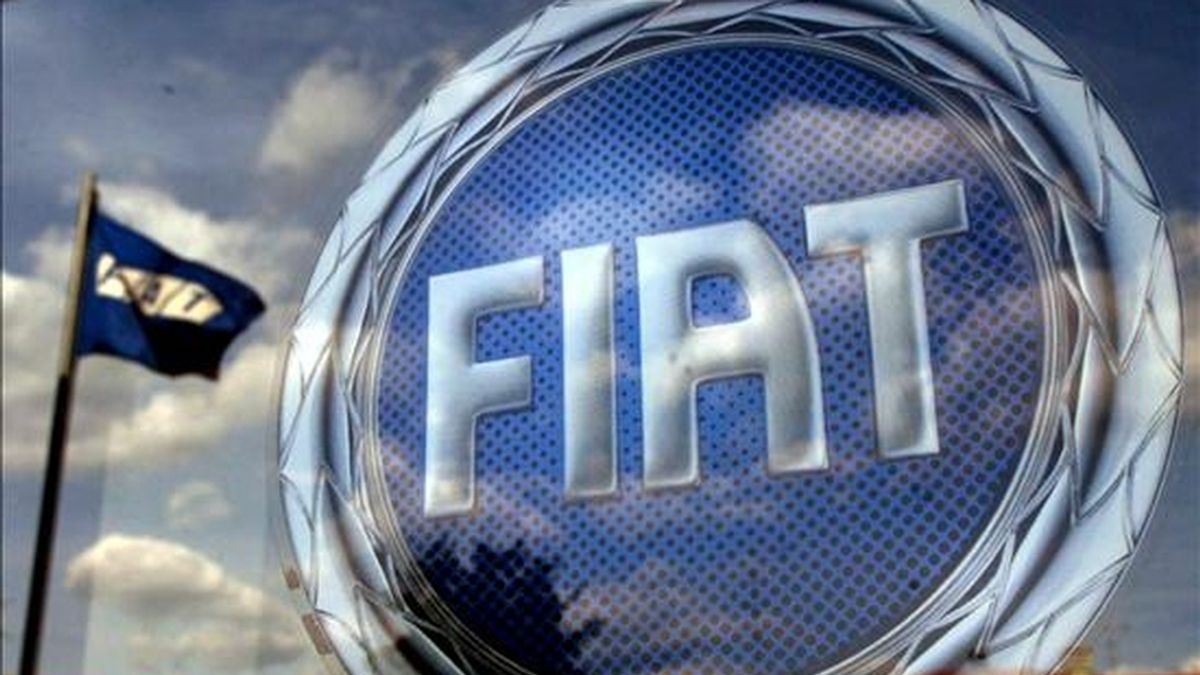 El gigante automovilístico Fiat no descarta emprender acciones legales tras la retención este jueves de tres de sus directivos, dos belgas y un italiano, en un concesionario de Bruselas. EFE/Archivo