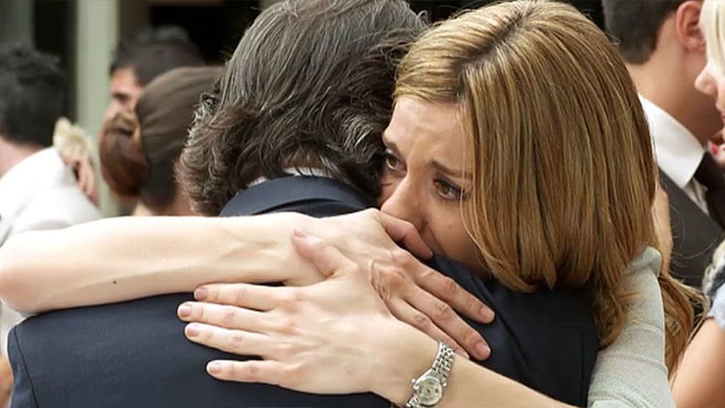 Natalia conoce a alguien en su despedida de soltera que rompe sus esquemas