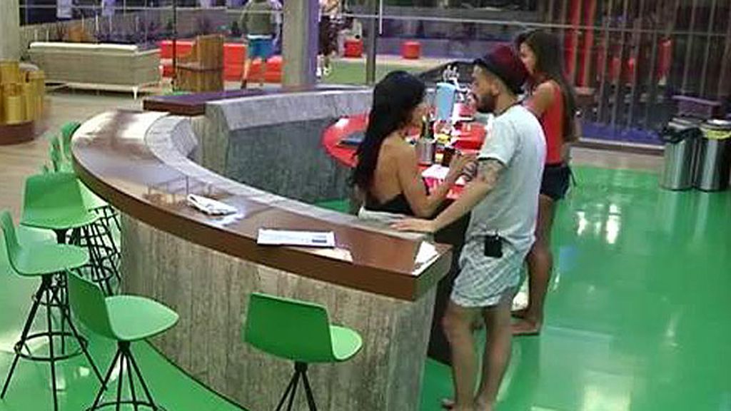 Se ha enfadado porque no consigue dormir por los ruidos