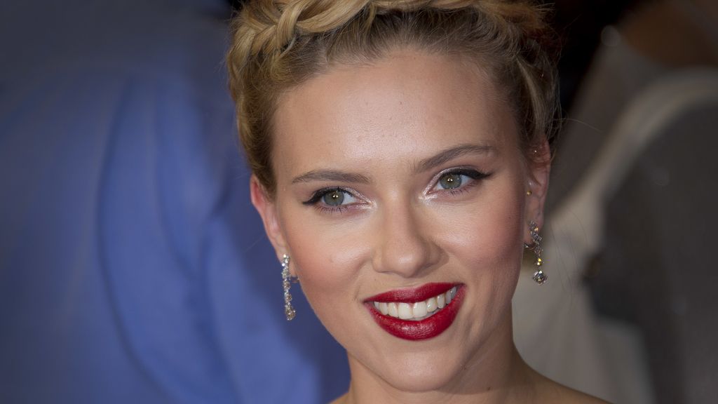 La actriz cumple 30 años, y aquí te dejamos sus 30 mejores looks