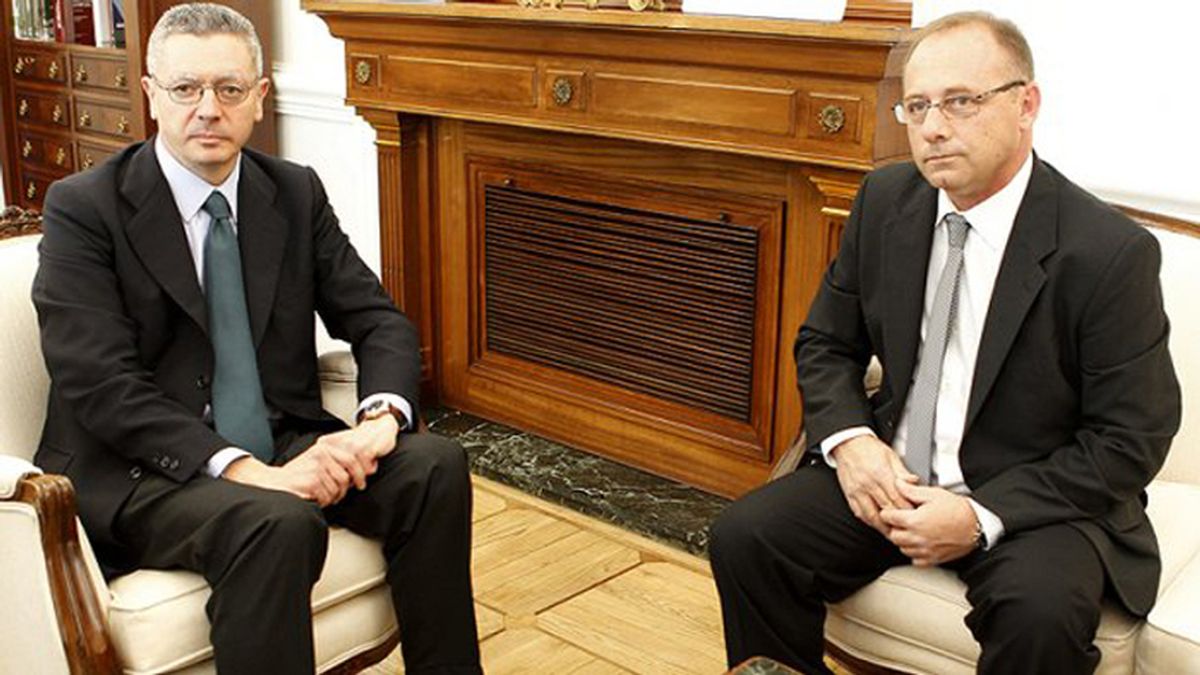 Antonio del Castillo, padre del Marta del Castillo se entrevista con Alberto Ruiz-Gallardón, Ministro de Justicia