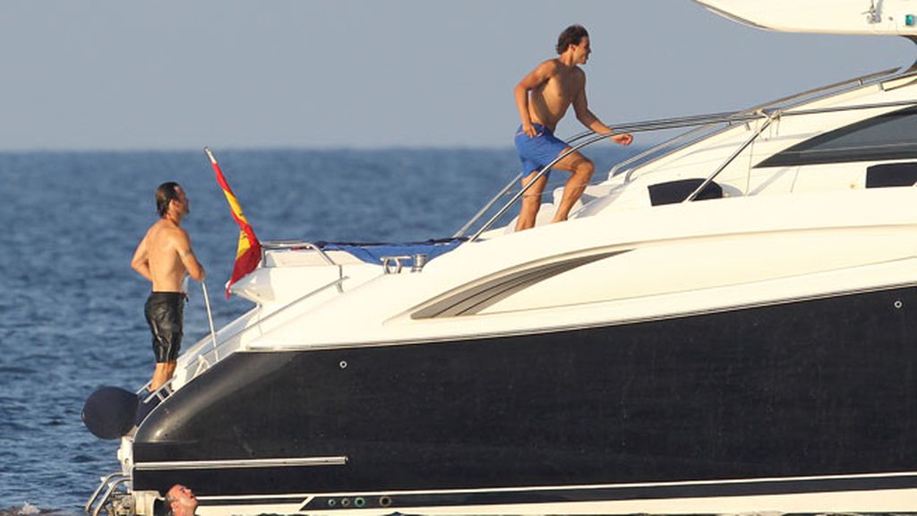Nadal y Moyá se divierten en Marbella subidos al yate