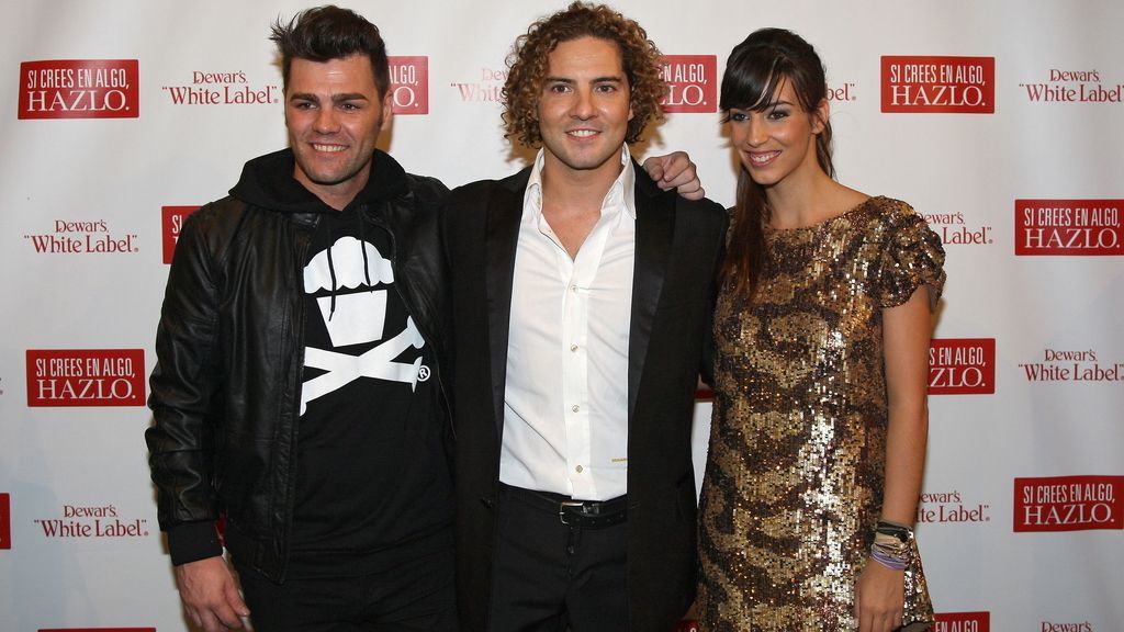 Fonsi Nieto y Almudena Cid con David Bisbal
