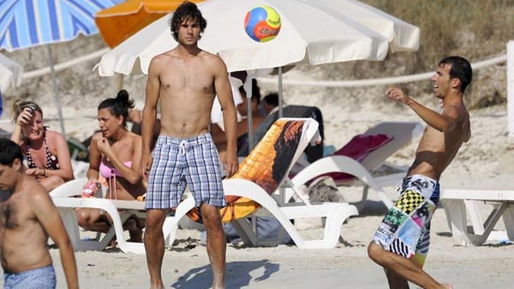 Rafa Nadal, el rey del balón de playa