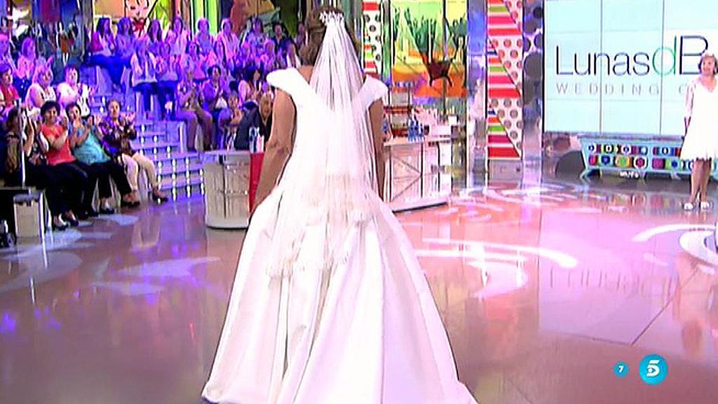 La colaboradora ha escogido entre seis vestidos