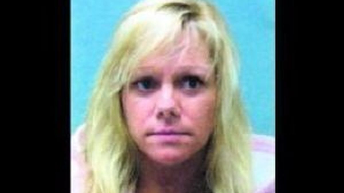 Cathleen Miller, de 40 años, fue condenada a diez años de prisión por acosar sexualmente a varios jóvenes.