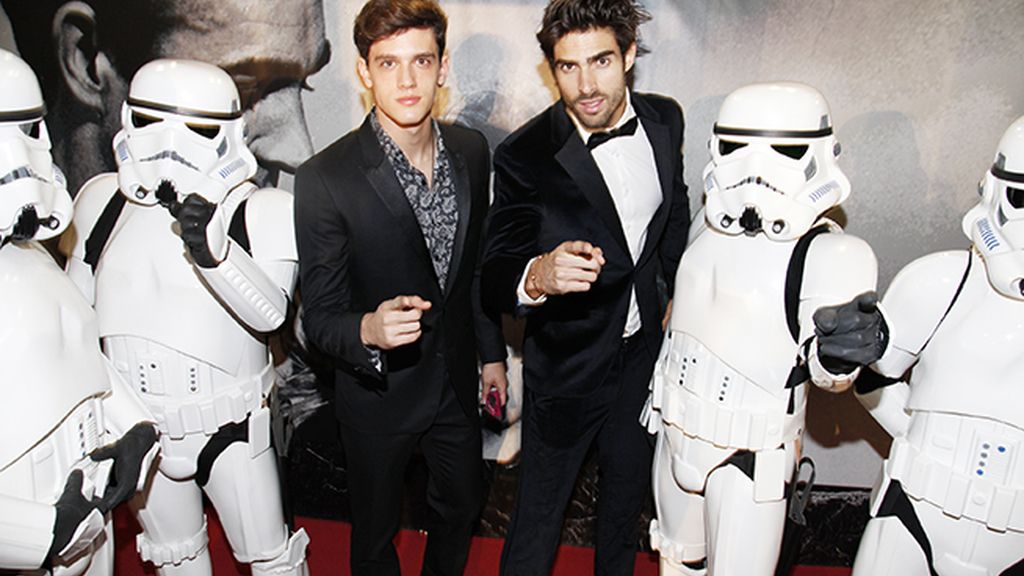 Los modelos Xavier Serrano y Juan Betancourt alistados en el ejército imperial