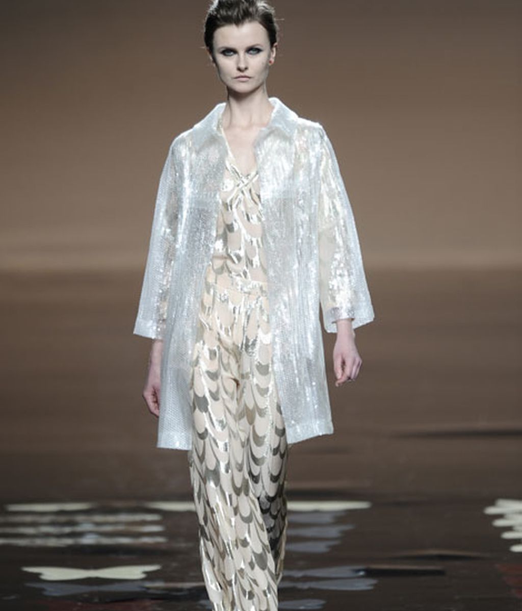 Ailanto: flores y mariposas en otoño