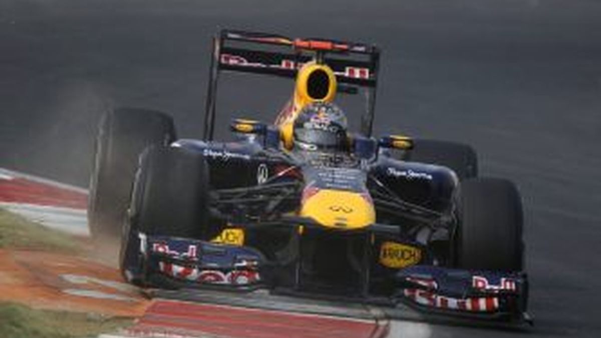 Vettel conduce su monoplaza. EFE