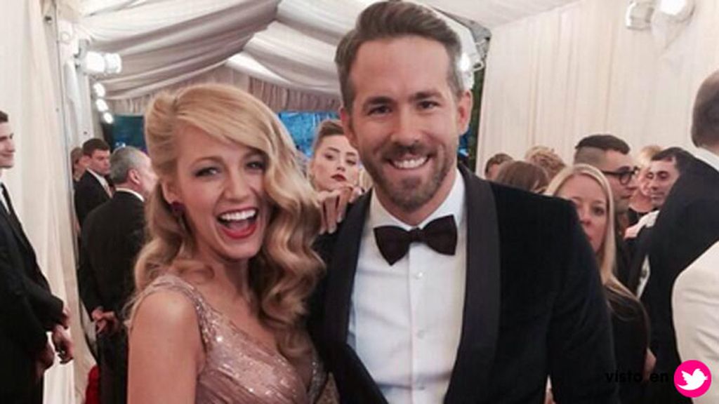 Blake Lively y Ryan Reynolds muy cariñosos y sonrientes