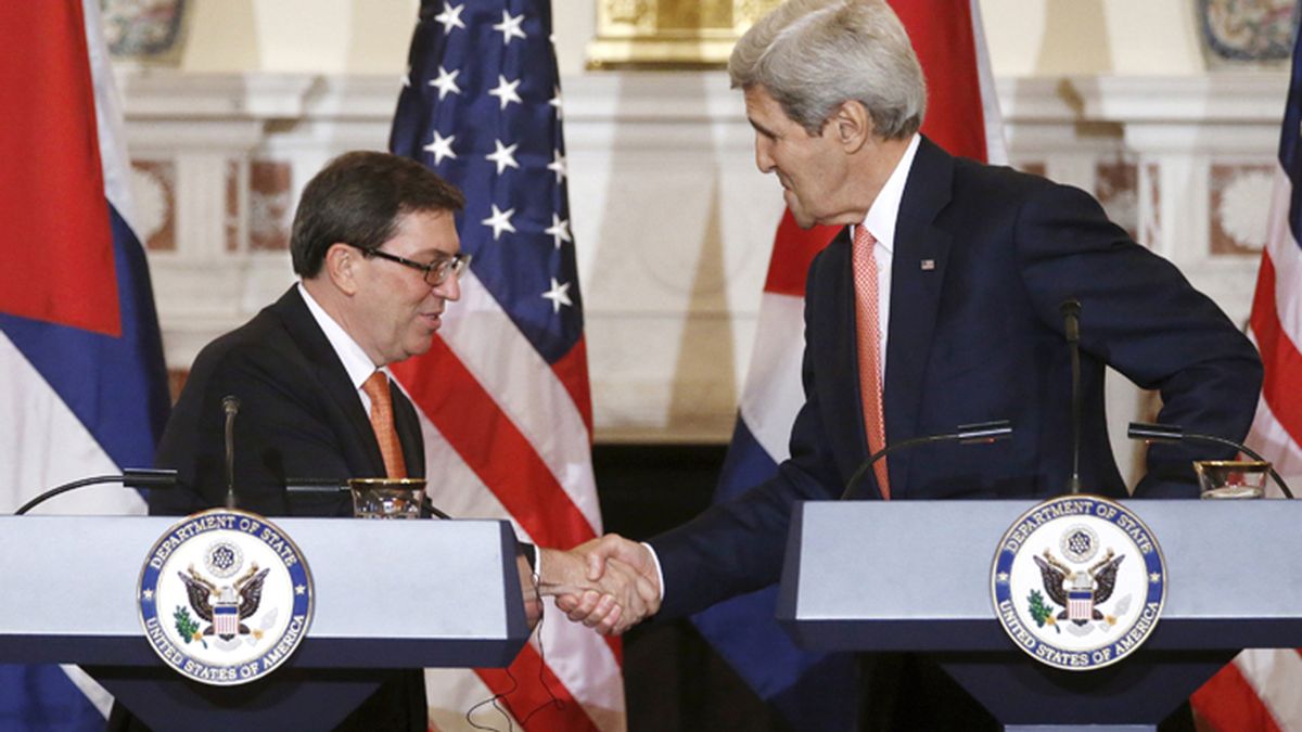 Estados Unidos y Cuba restablecen relaciones diplomáticas