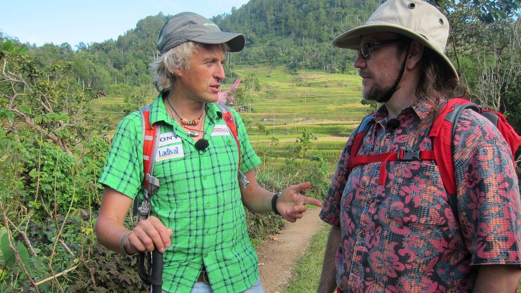 Segura y Calleja se adentran en la isla de Sulawesi (Indonesia)