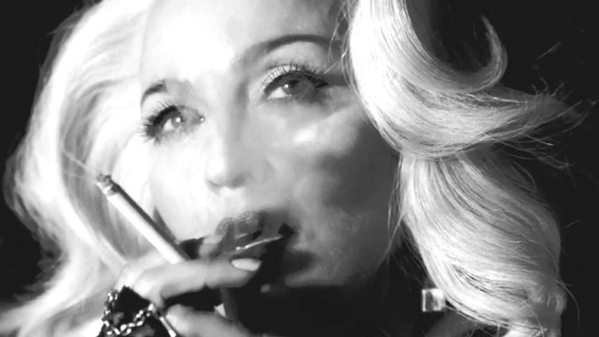 Madonna fumando
