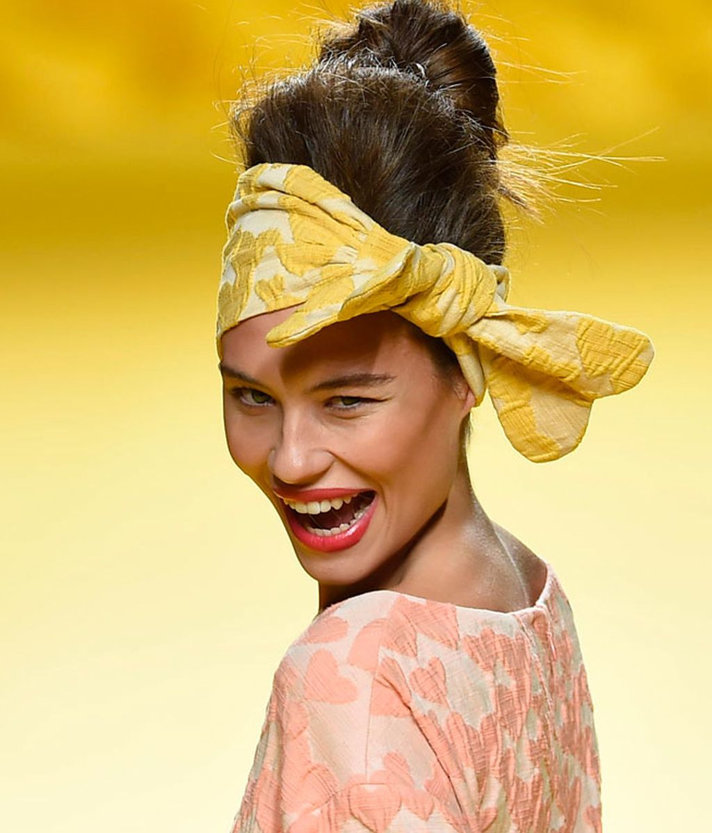 Color y brillos en Agatha Ruíz de la Prada