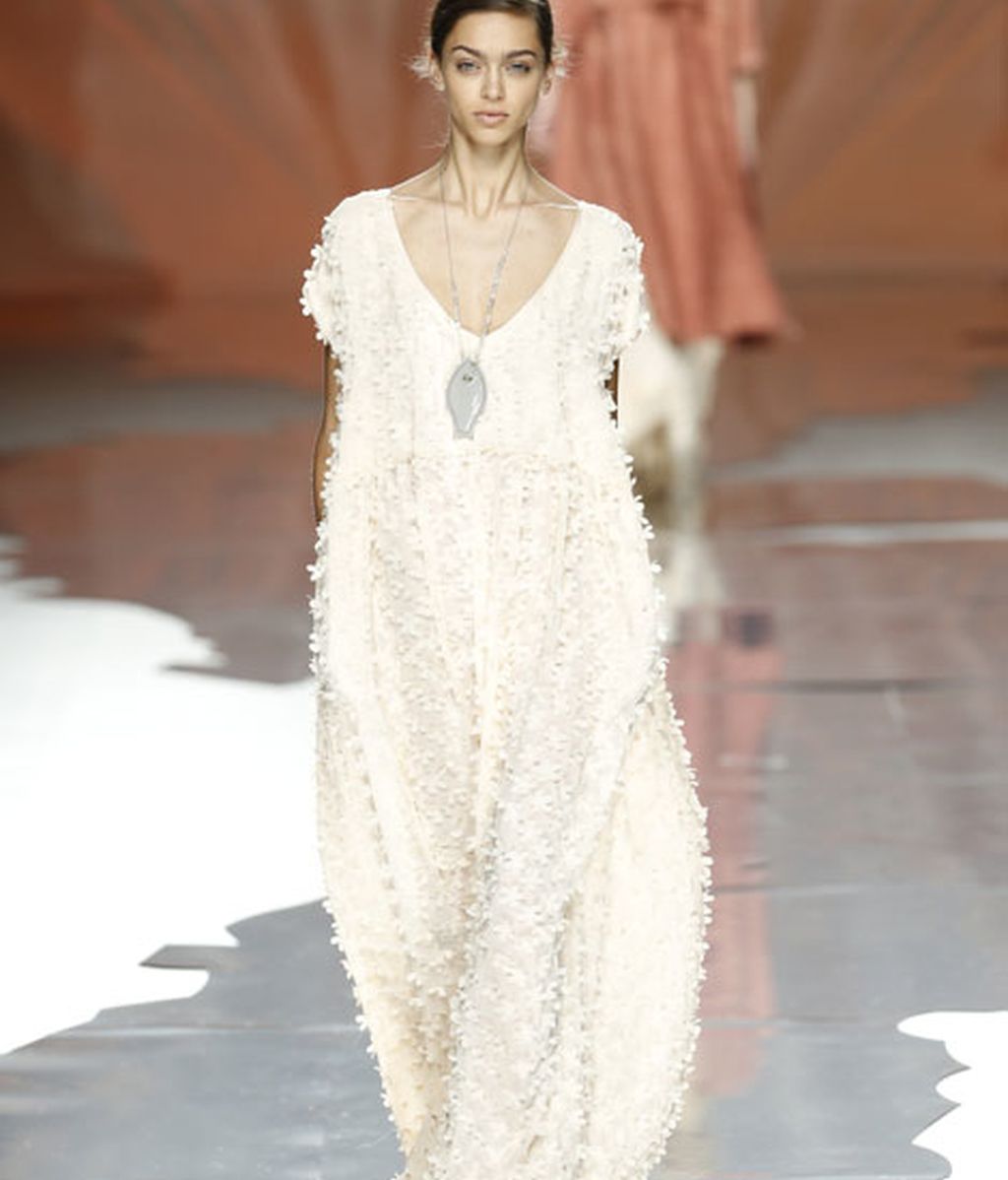 Siluetas fluidas y prints marineros