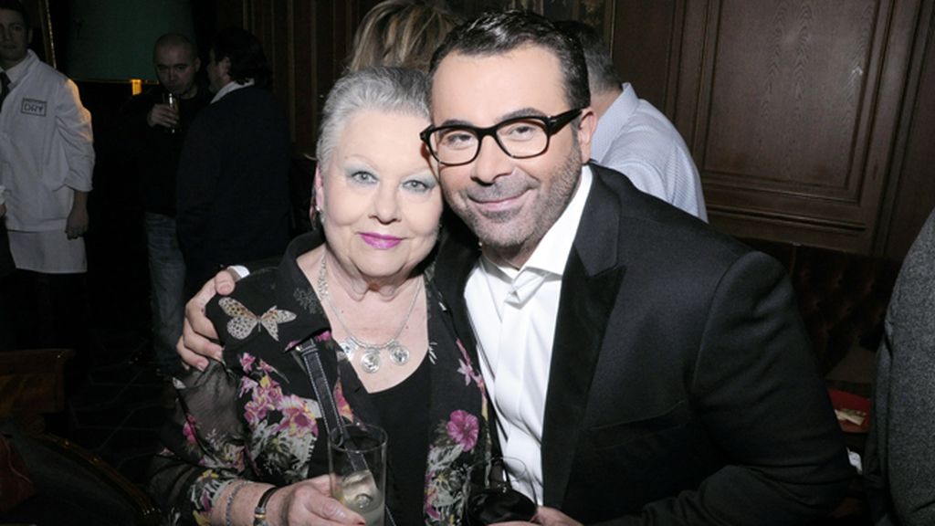 Jorge Javier y su orgullosísima madre, que ha llegado incluso a recibir ofertas de televisión