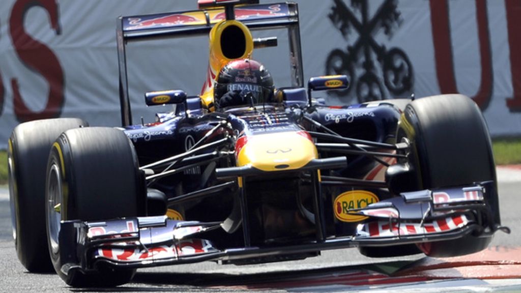 El redbull de Vettel dominó en la clasificación