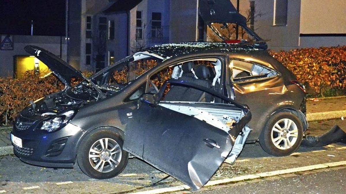 Explosión en un coche después de echarse desodorante y encender un cigarrillo