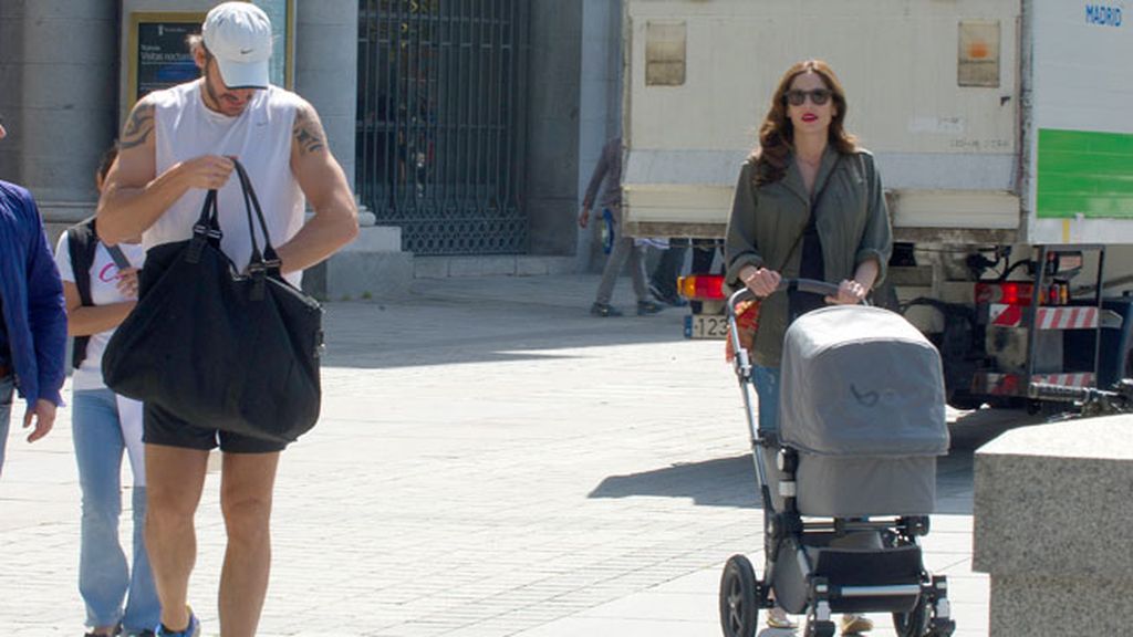 La pareja disfrutó del buen tiempo en familia