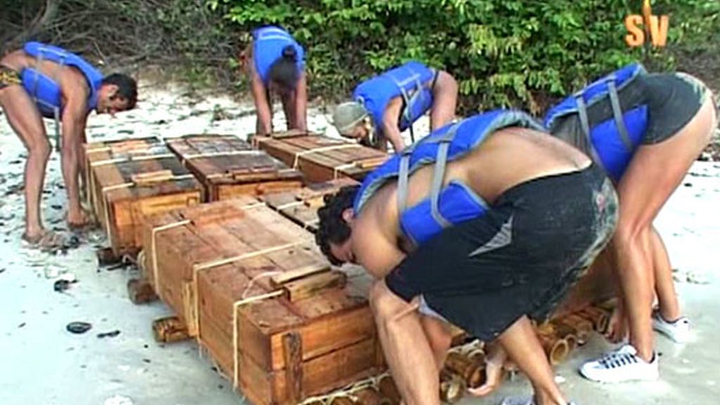 La balsa aguanta el duro viaje