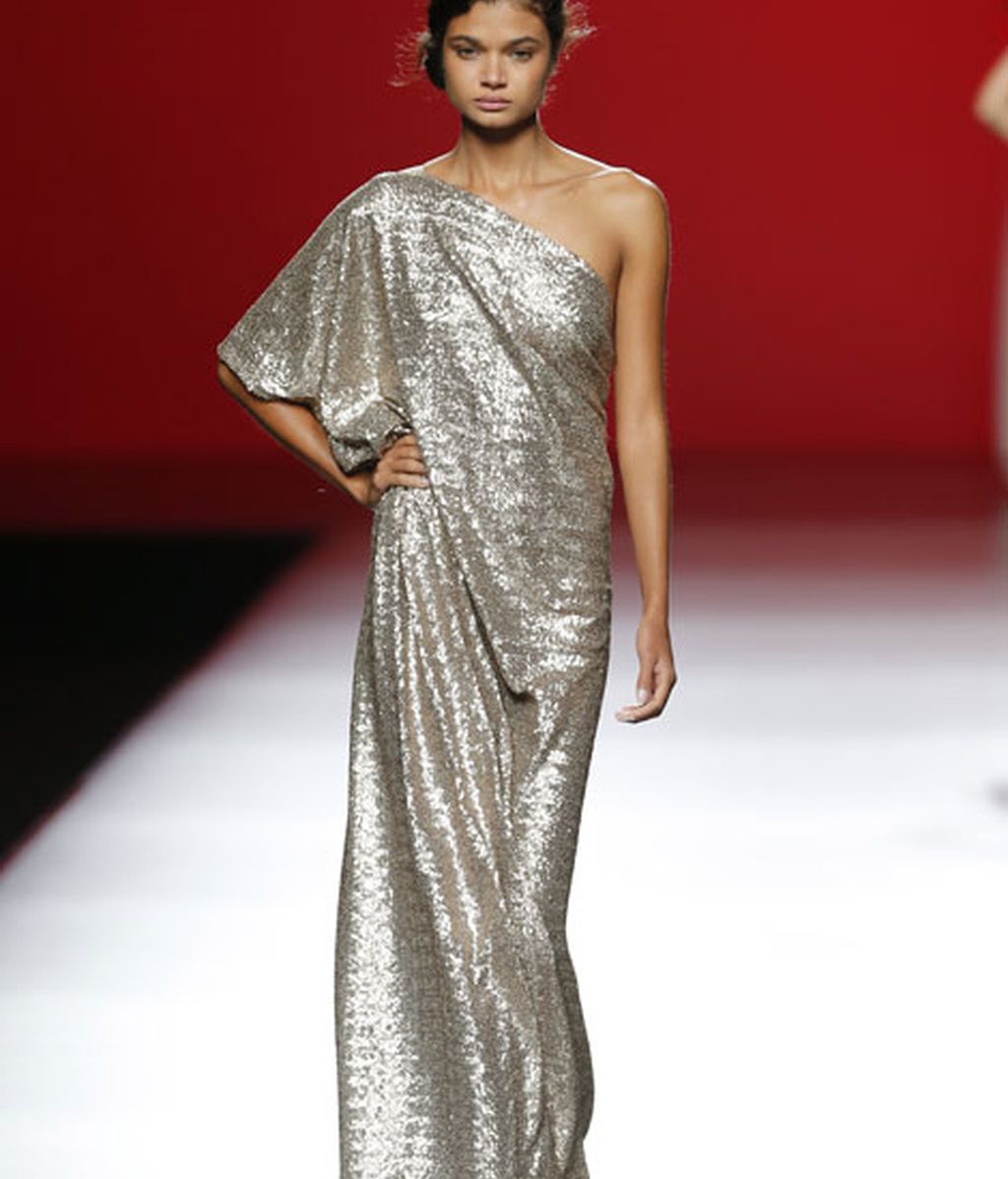 La técnica del Kinbaku-bi remata la colección