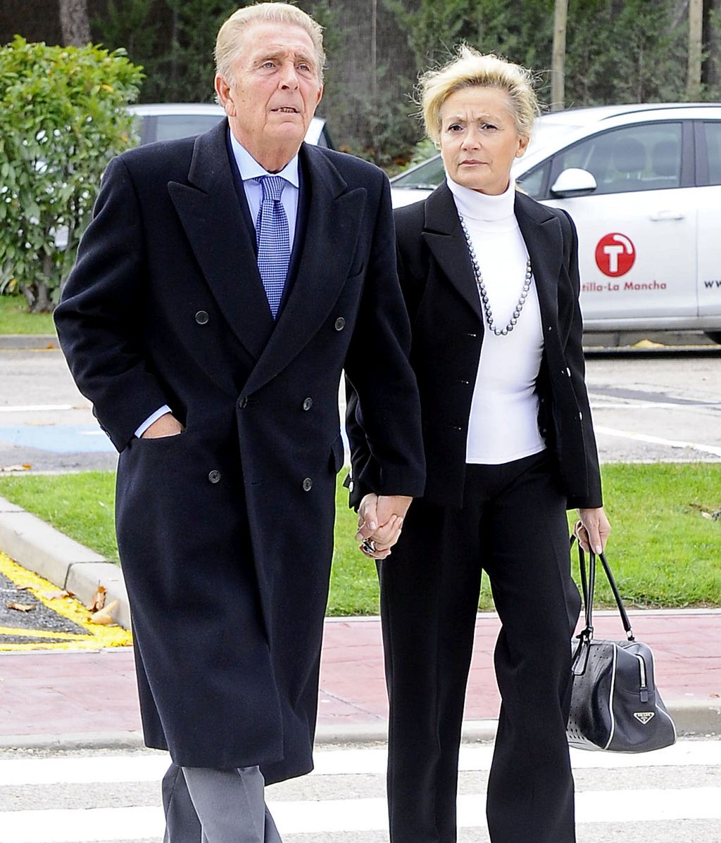 Familiares y amigos acuden a la capilla ardiente de Miliki