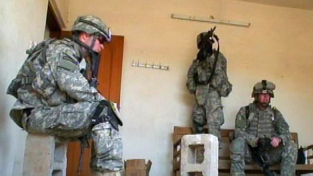 Jon Sistiaga: Sargento, ¿a qué estamos disparando?