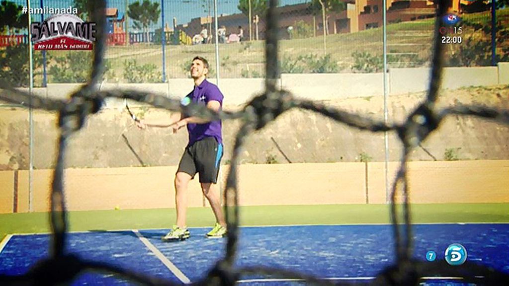 La colaboradora de 'Sálvame' acaba su reto jugando al tenis