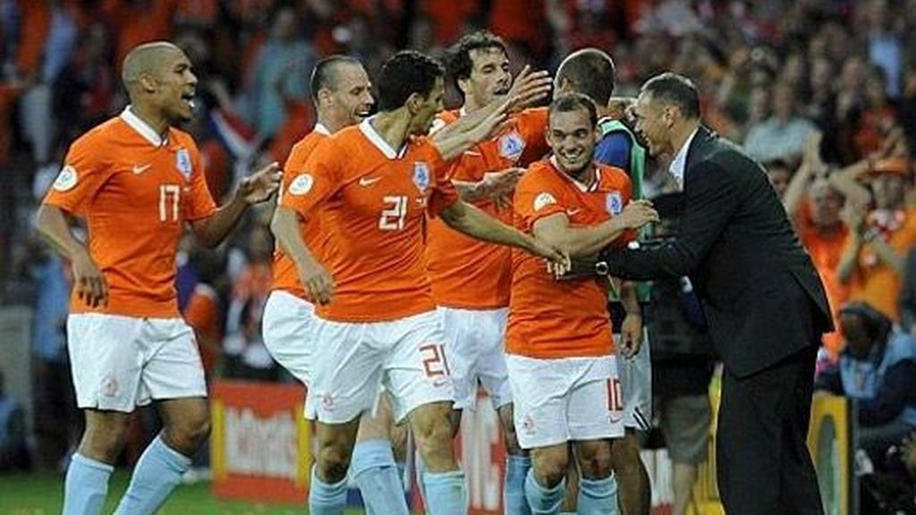 El equipo naranja celebra uno de los goles