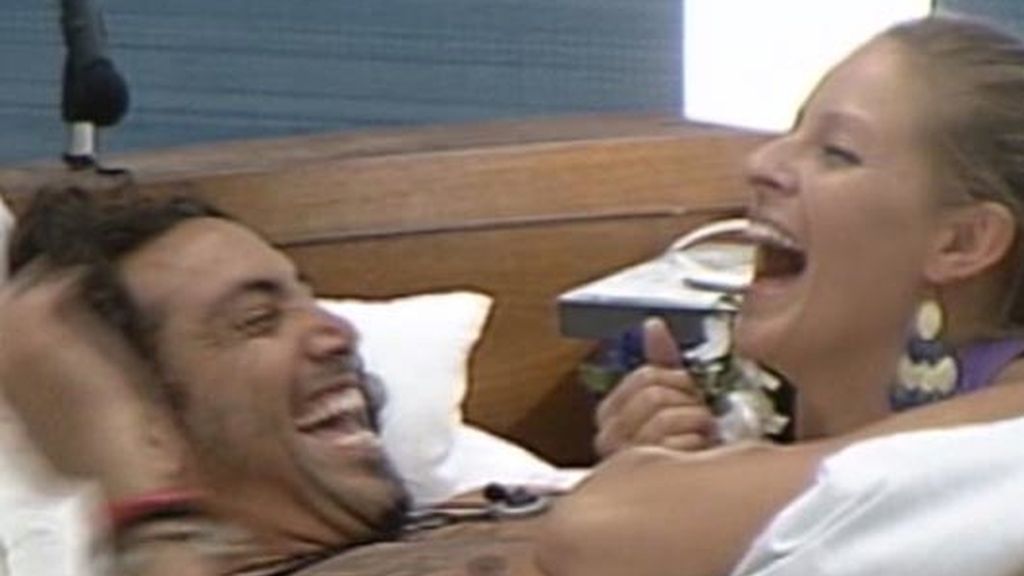 Ángel a Mel: "Pero qué buena estás"