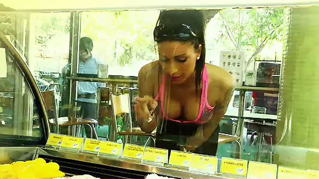Un helado y demasiada atracción sexual