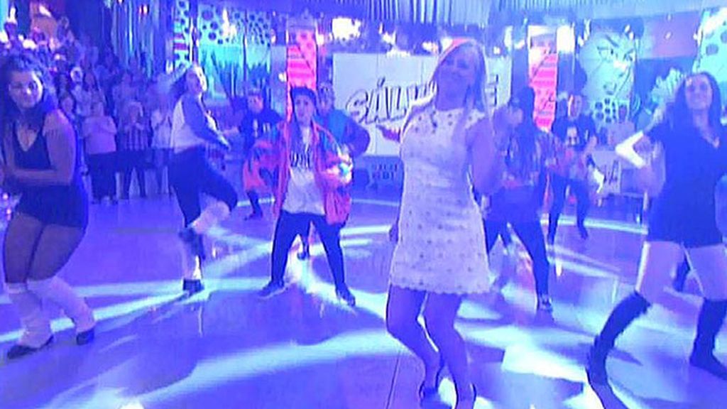 La colaboradora bailó con la canción de la película 'Flashdance'