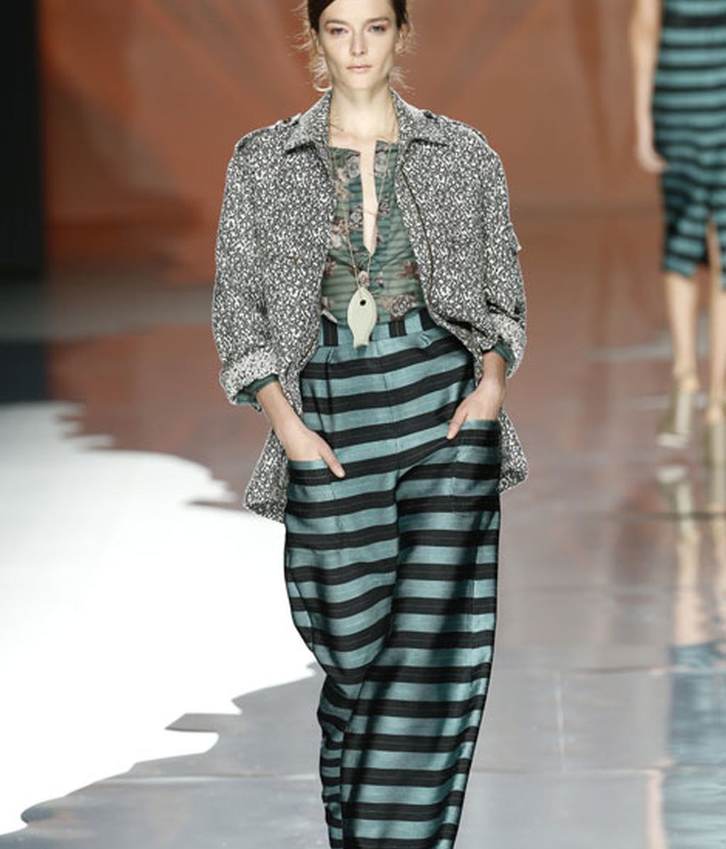 Siluetas fluidas y prints marineros