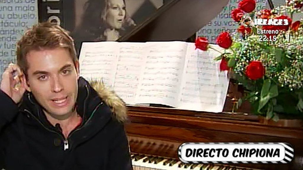 La biografía de la cantante, escrita en una inmesa pared