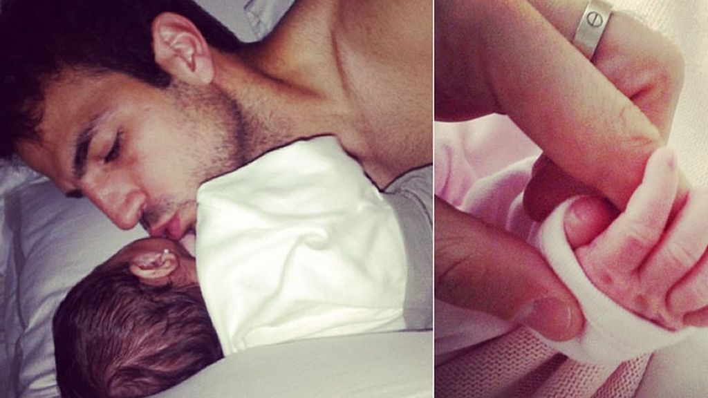 Fábregas, todo amor con su pequeña Lia