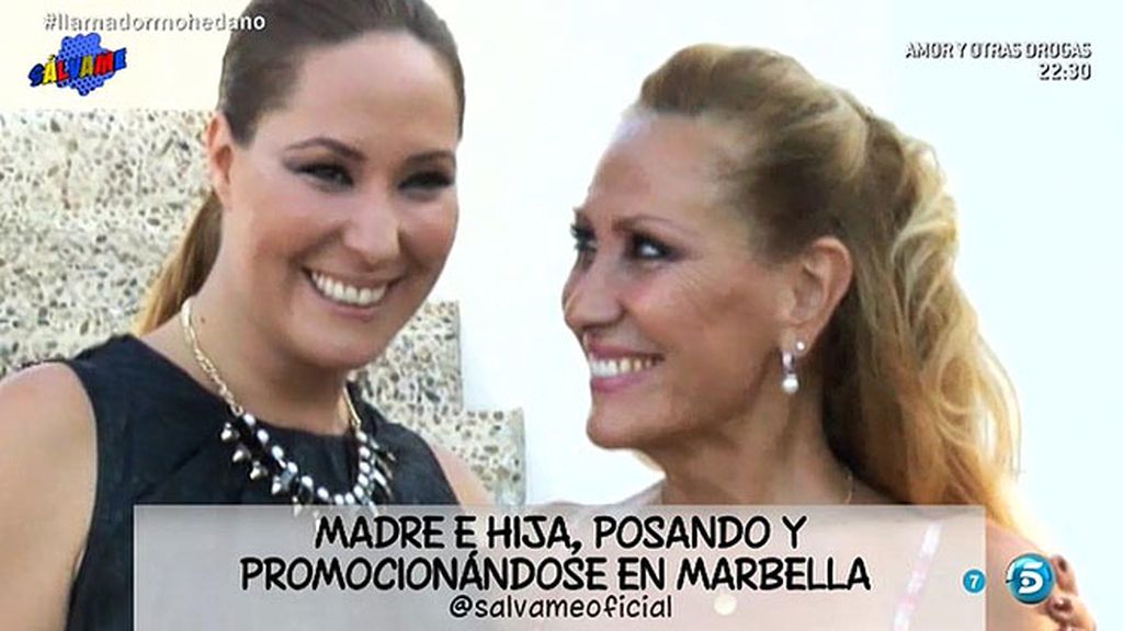 Madre e hija posan en Marbella