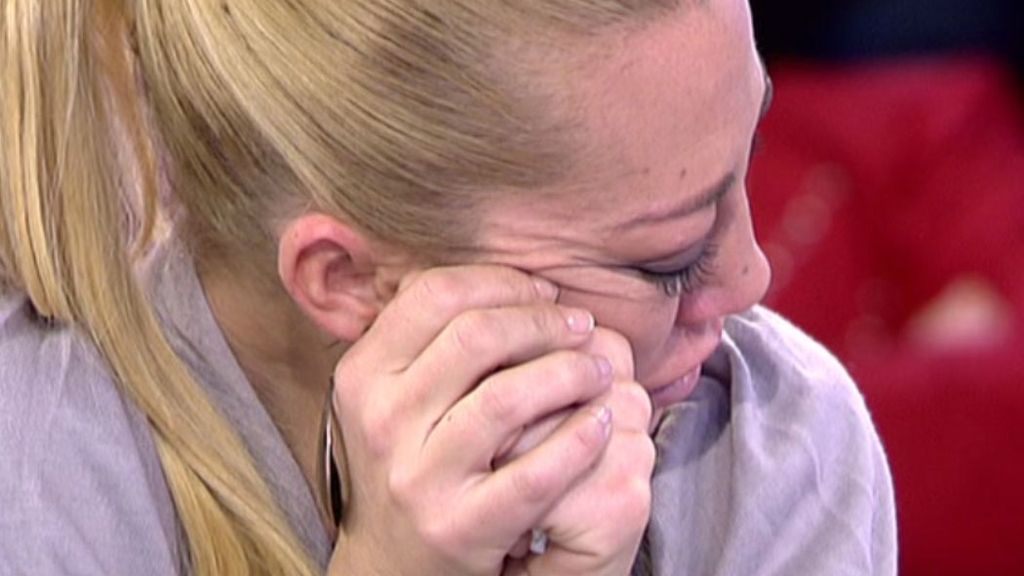 No perdona que arremetiese contra ella durante los últimos días de vida de su padre