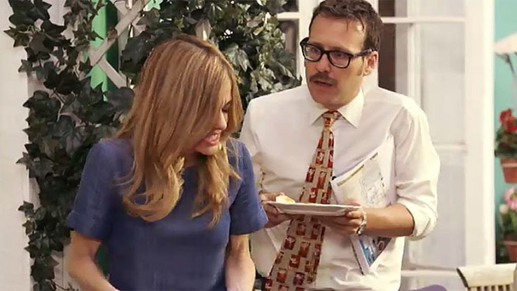 Joaquín Reyes interpreta a José Ignacio, un comercial de gas que intenta ligarse a Carlota