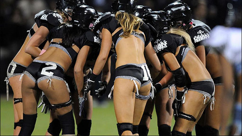 LFL league: Fútbol con poca ropa