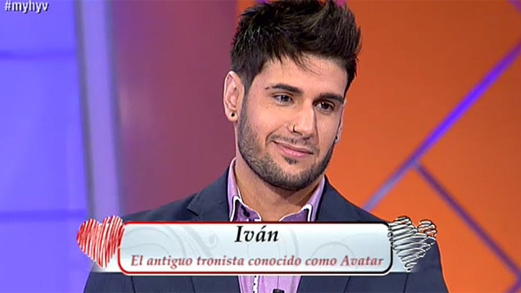 Emma: "Estás raro, pero estás guapo"