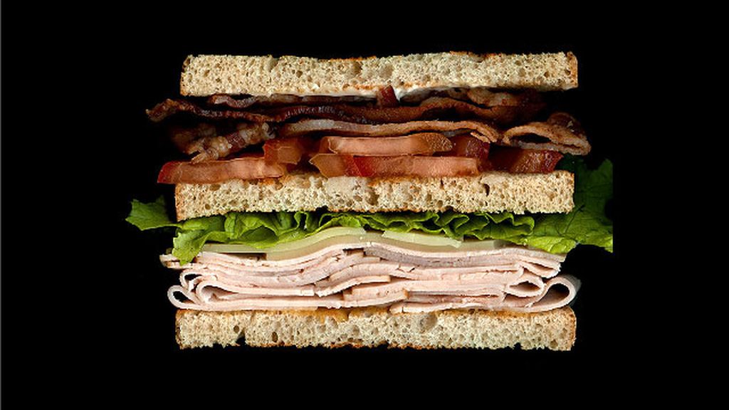 Una docena de sándwiches bajo el escáner