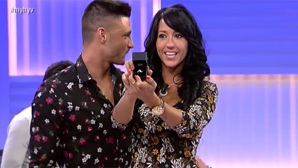 Ángel, a Aura: "quiero compartir mi vida contigo"