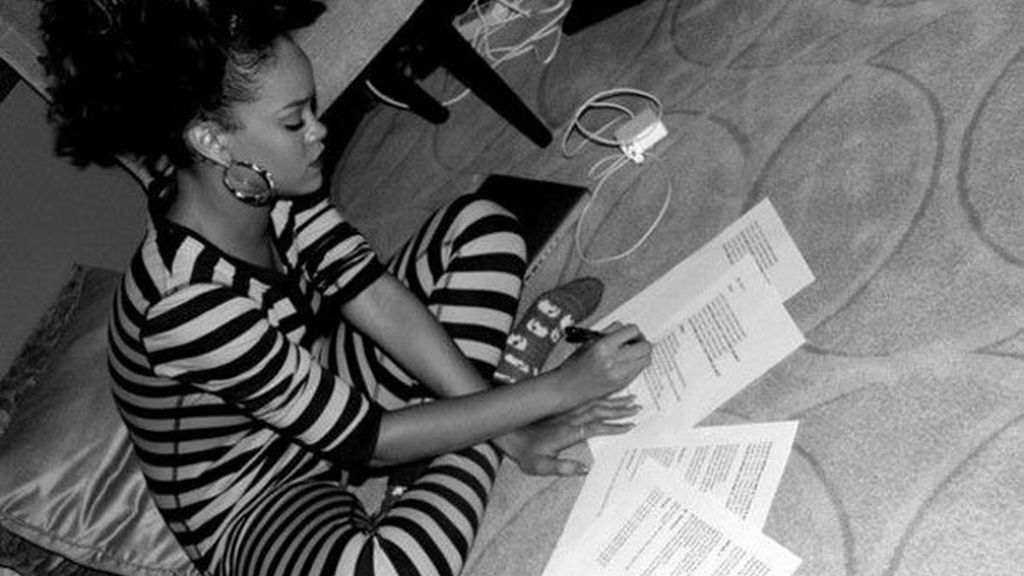 Preparando sus canciones entre líneas