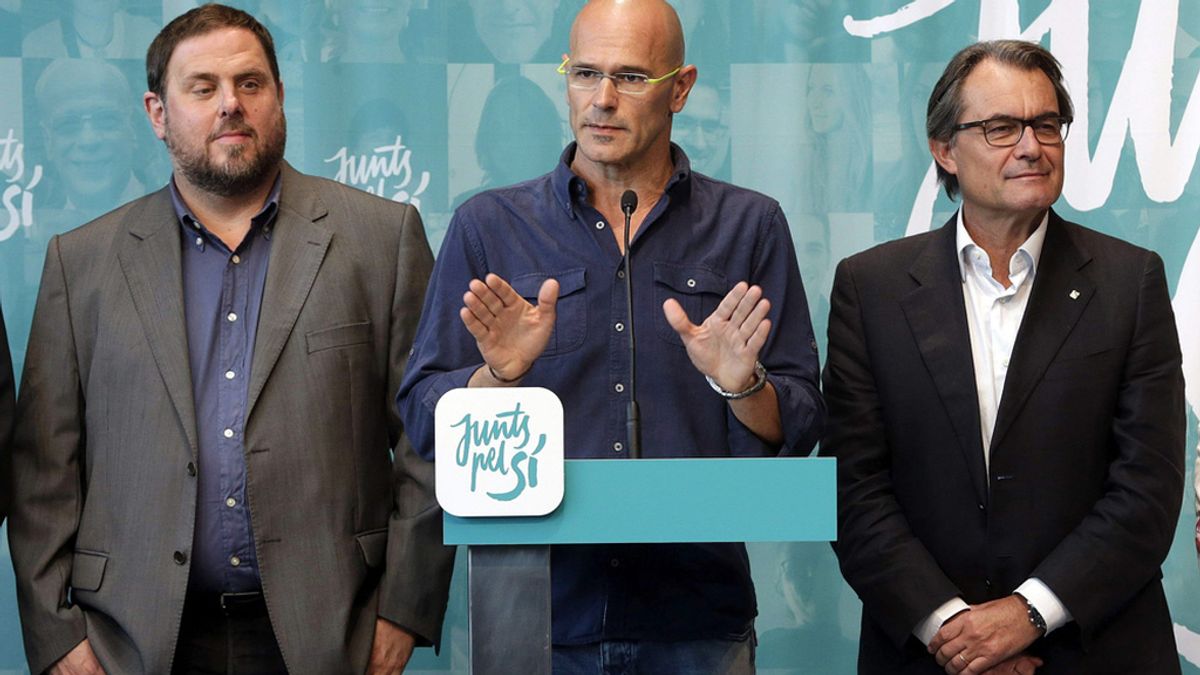 El líder de ERC, Oriol Junqueras; el candidato de Junts pel Sí, Raül Romeva, y el presidente catalán en funciones, Artur Mas (CDC)
